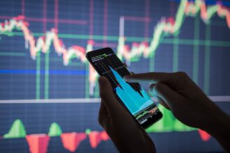 تداول الفوركس للمبتدئين … كيف تبدأ في أكبر سوق مالي بالعالم بسهولة