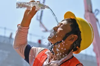120 زيارة تفتيشية لضبط ساعات العمل خلال موجة الحر