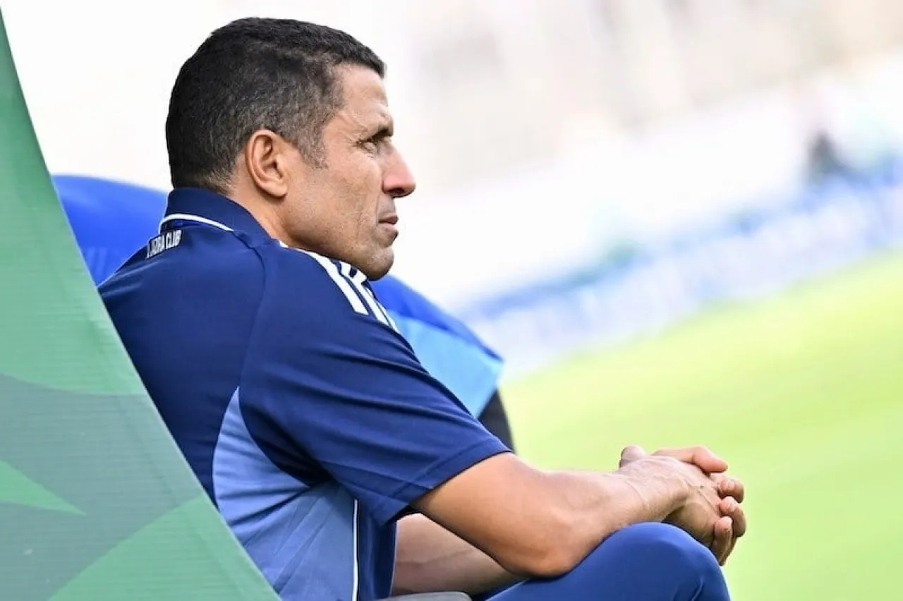 نادي الجزيرة الإماراتي يعلن رحيل المدرب الحسين عموتة