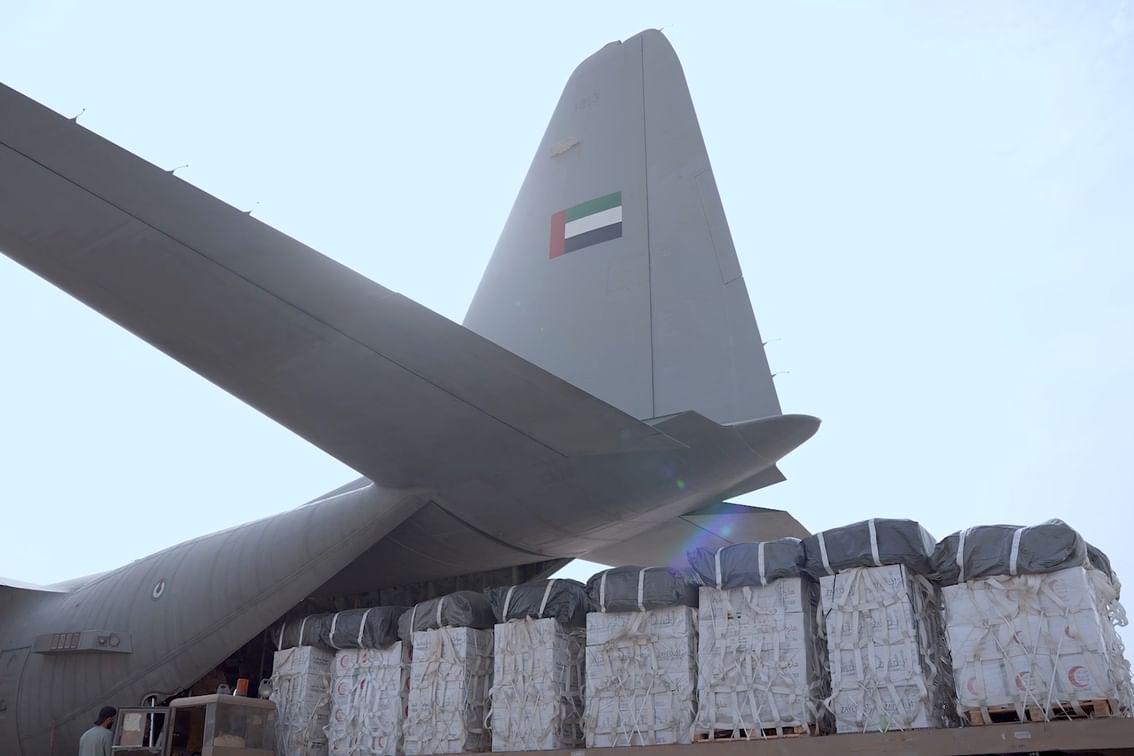طيور الخير الإماراتية تمد أهل القطاع بنحو 500 طن ... صور