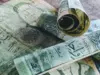الدينار الأردني يشهد طلباً قوياً مدعوماً بحوالات المغتربين والنشاط السياحي