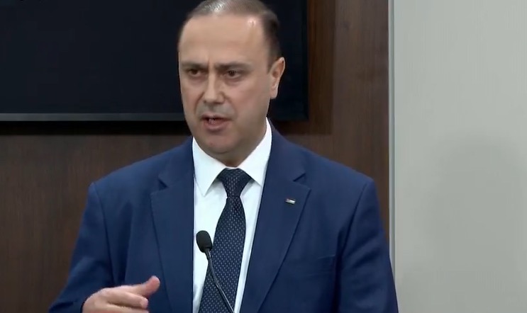 المومني: لا استثناء لأصحاب القيود.. خدمة العلم تشمل الجميع بانضباط عسكري