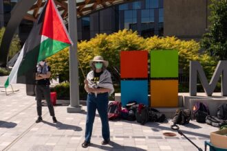 فصل موظفين من مايكروسوفت لمشاركتهم في اعتصام ضد دعم إسرائيل