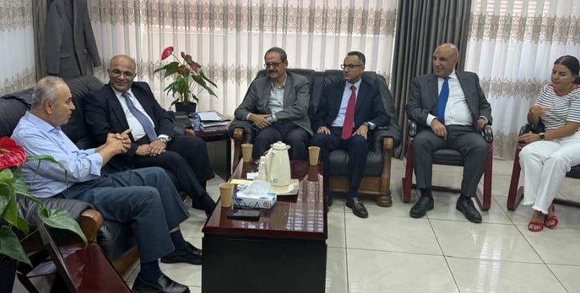 مدير الدخل والمبيعات يلتقي نقيب وأعضاء الصحفيين