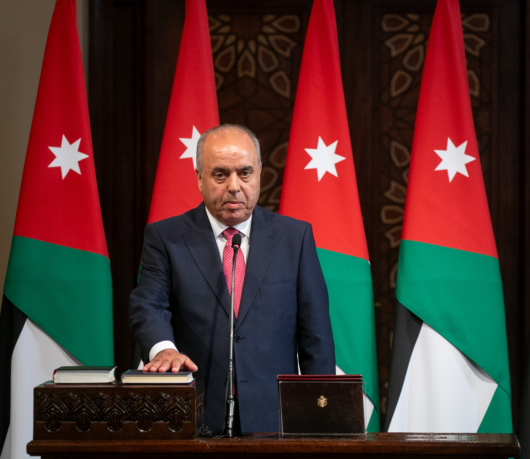 عاجل | محافظة يقرر إحالة ٩ مدراء بالتربية إلى التقاعد