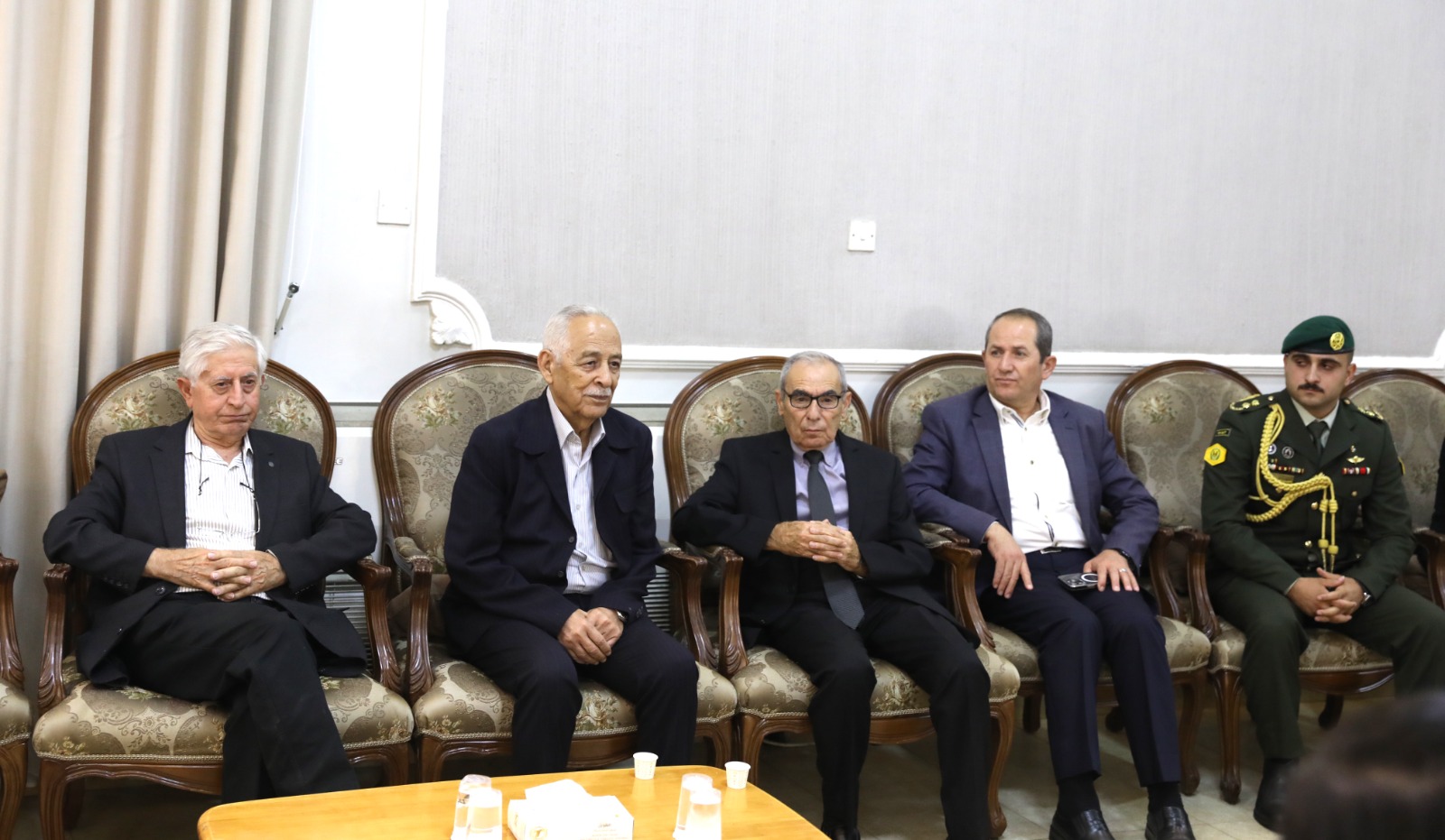 مندوبا عن الملك وولي العهد.. العيسوي يعزي عشائر عماري وعمارين والقطيفان وفريج