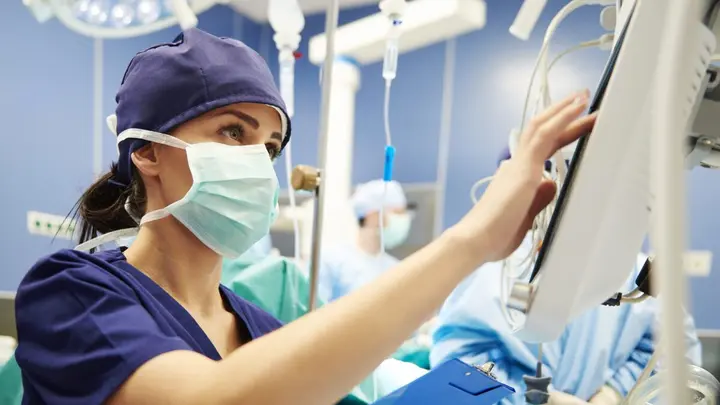 بعد توقف قلبه.. ممرضة تنقذ رجلًا تعرّض لحادث دهس في السعودية