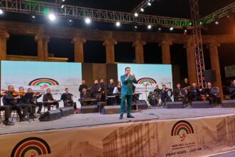 مسرح الساحة الرئيسة يحتفي بموسيقى الشرق والغرب بجرش39