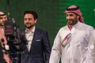 عاجل | ولي العهد ينشر صورة مع محمد بن سلمان في ختام كأس الرياضات الإلكترونية