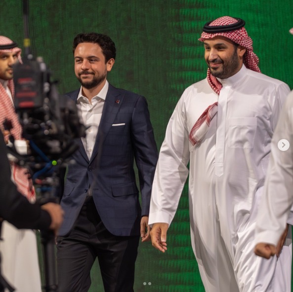 عاجل | ولي العهد ينشر صورة مع محمد بن سلمان في ختام كأس الرياضات الإلكترونية
