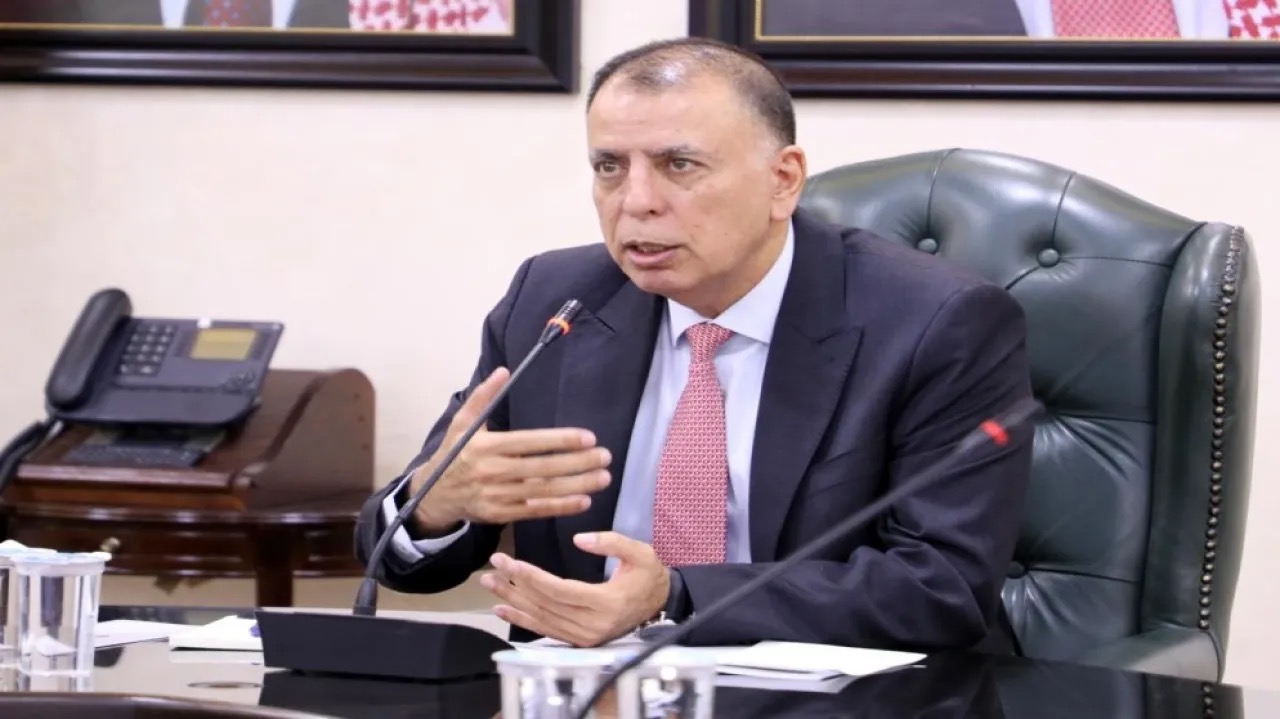 الفراية يبحث مع نظيره الفلسطيني تعزيز التعاون وتطوير العمل على جسر الملك حسين