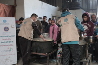 "الخيرية الهاشمية" تواصل توزيع الوجبات في غزة