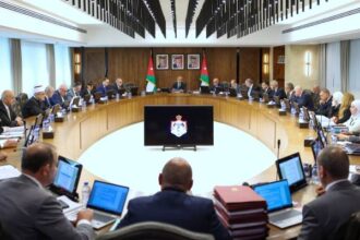 لماذا احتفظ وزيرا الداخلية والخارجية بمنصبيهما في التعديل الوزاري؟