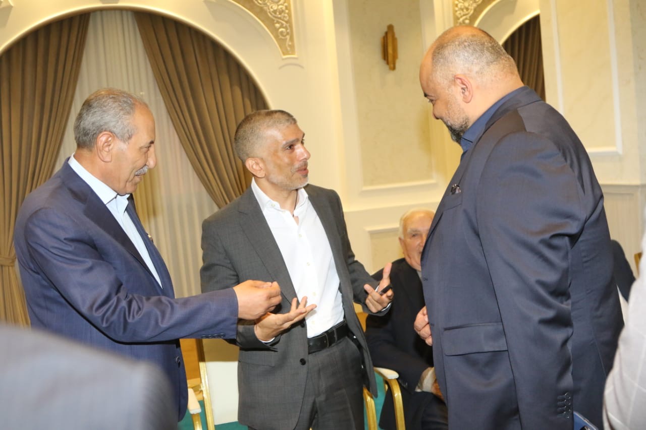 الأمير راشد بن الحسن ووزير الإعلام يقدمون واجب العزاء للنائب مجحم الصقور