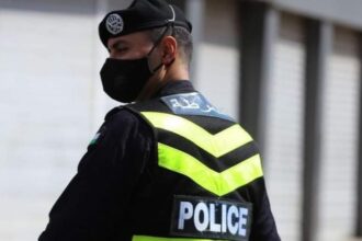 عاجل | تعطل مركبة باتجاه الدوار السابع يربك الحركة المرورية