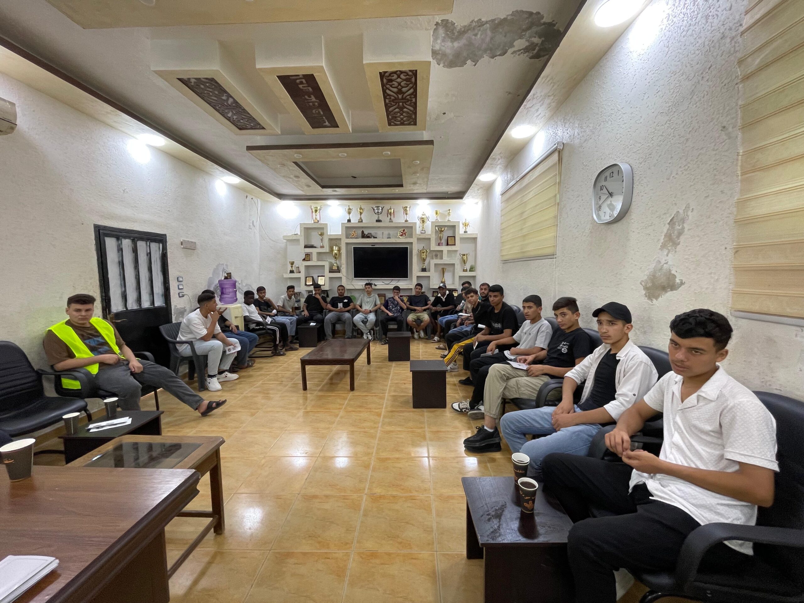 جلسة تعريفية بجائزة الحسين بن عبدالله الثاني للعمل التطوعي في نادي غزة هاشم بجرش