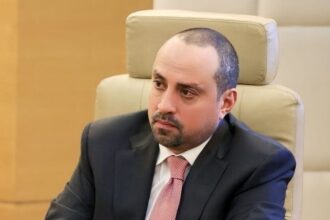 من هو عبد اللطيف النجداوي وزير دولة لشؤون رئاسة الوزراء؟