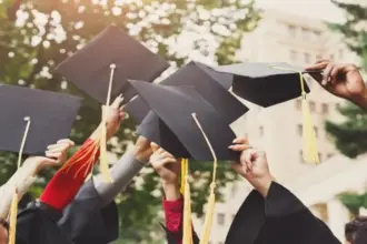 "تربية الرصيفة" تكرم أوائل التوجيهي في اللواء