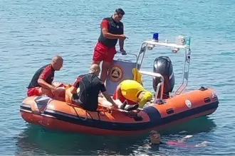 انتشال جثث 3 غارقين في شاطئ "البهجة" المحظور بالجزائر وفتح تحقيق في الحادث