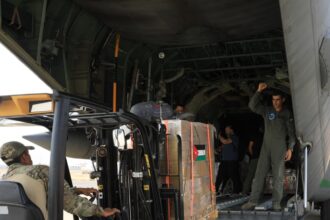 الجيش ينفذ إنزالات جوية جديدة على قطاع غزة
