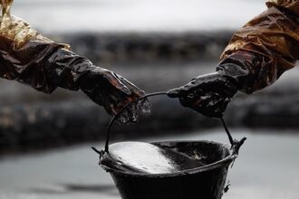 كيف تؤثر تقلبات أسعار النفط على القطاعات الاقتصادية في الأردن؟