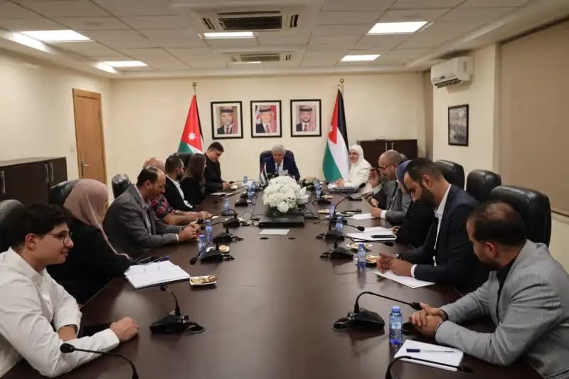 القطامين يبحث مع القائم بأعمال السفارة البريطانية سبل التعاون في قطاع النقل