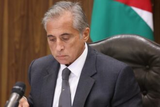 بالأسماء.. الوزراء المغادرون من حكومة جعفر حسان بعد التعديل الوزاري