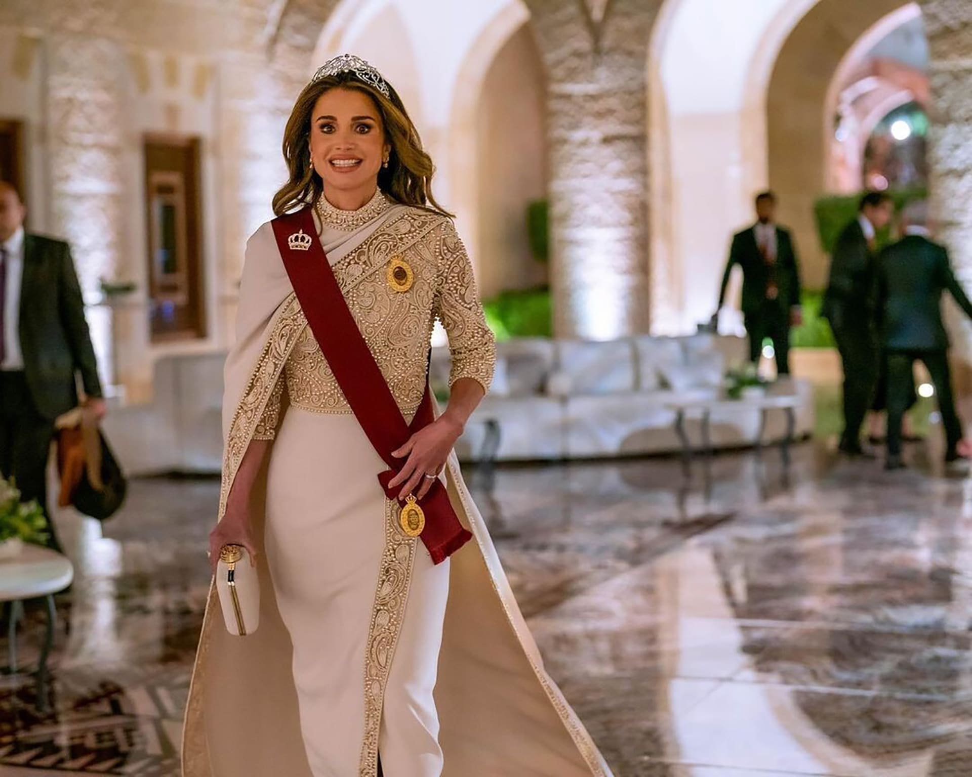 عاجل | أسرة "صراحة نيوز" تهنئ جلالة الملكة رانيا بمناسبة عيد ميلادها