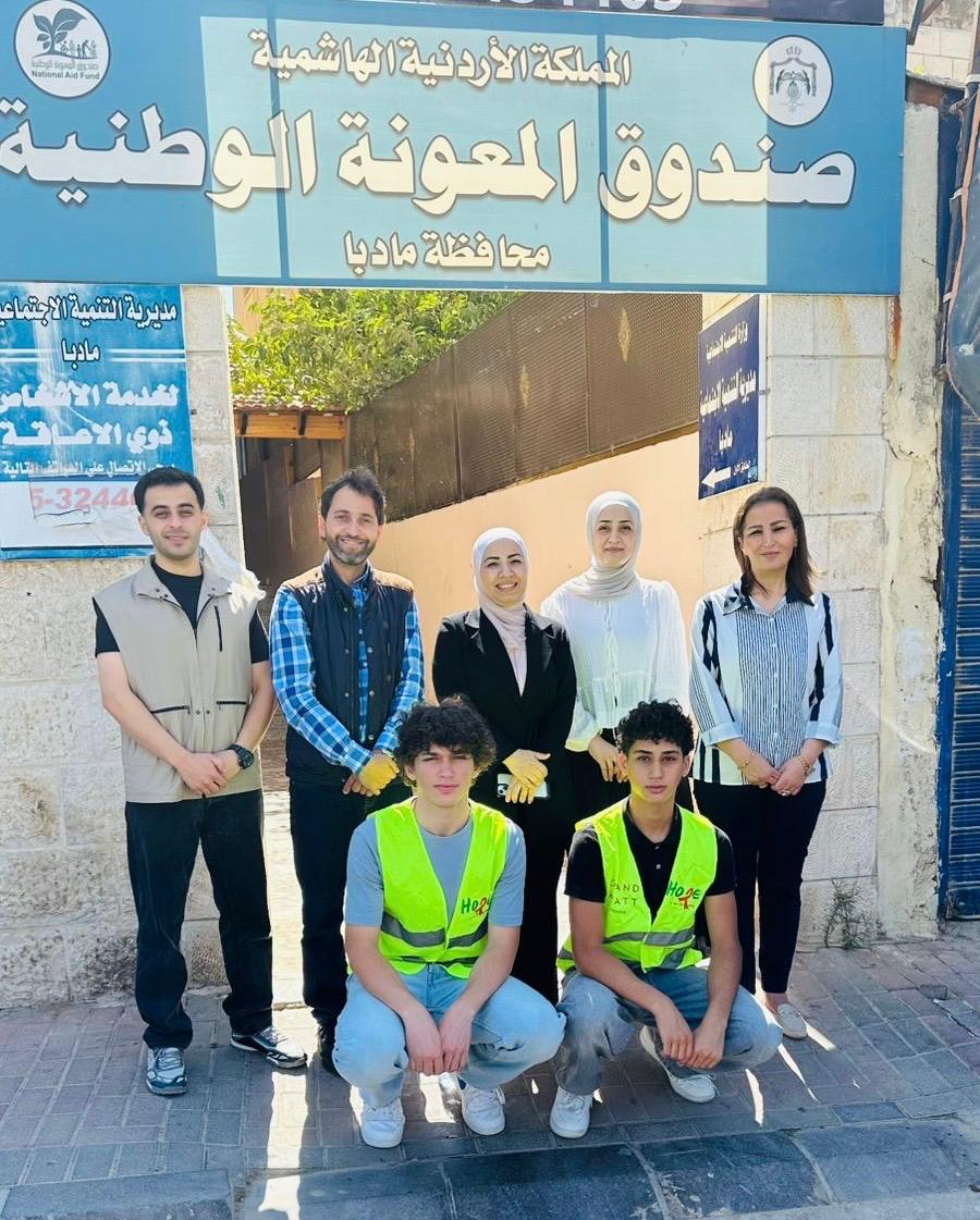 مؤسسة حرير تطلق مبادرة "حقائب الأمل" في مادبا بالتعاون مع صندوق المعونة الوطنية والبريد الأردني