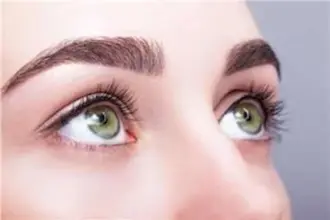 تعرف على مشروب طبيعي يساعد على تقوية النظر وحماية العينين