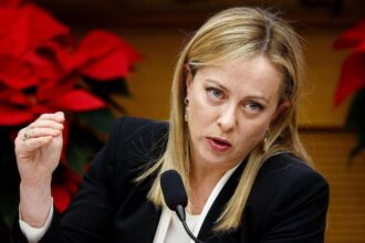 خطة ألبانيا للهجرة تُشعل أزمة بين ميلوني والاتحاد الأوروبي بعد حكم قضائي مثير للجدل