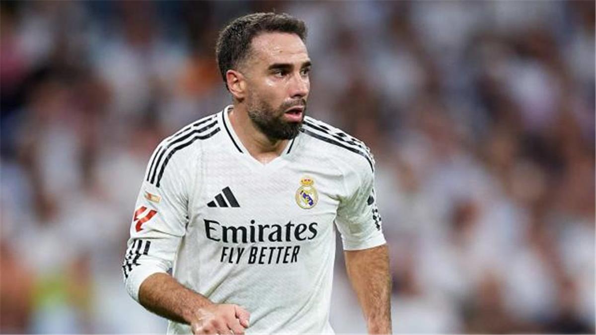 ألونسو محتار بين كارفاخال وأرنولد في ريال مدريد