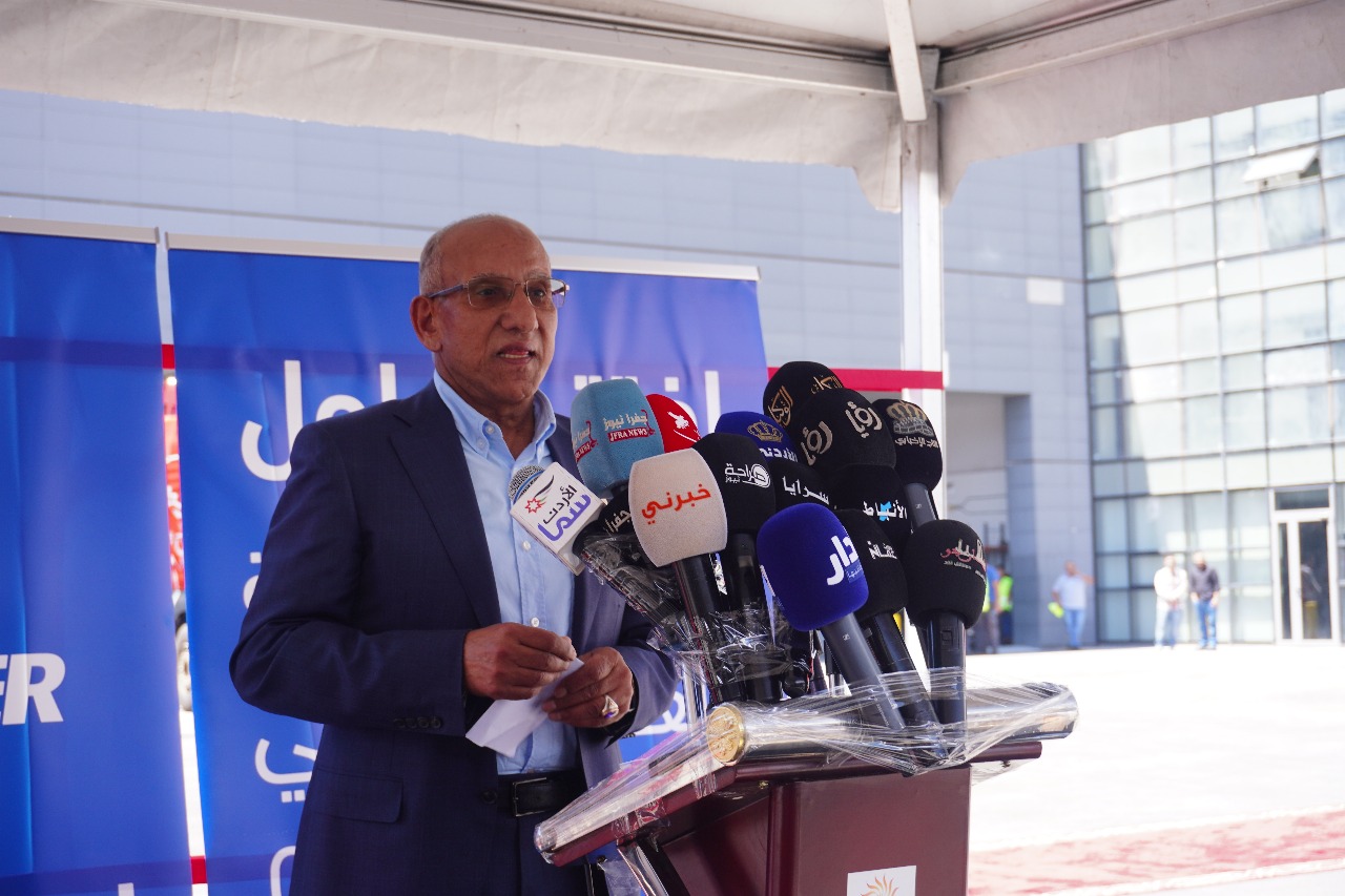 افتتاح أول محطة متنقلة لتعبئة الغاز الطبيعي المضغوط في الأردن