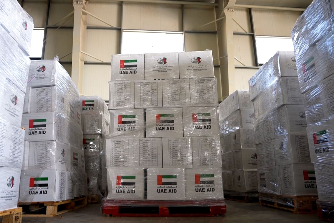 الإمارات تُكثّف استجابتها لغزة: إنزال جوي رقم 62 و40 شاحنة مساعدات برية