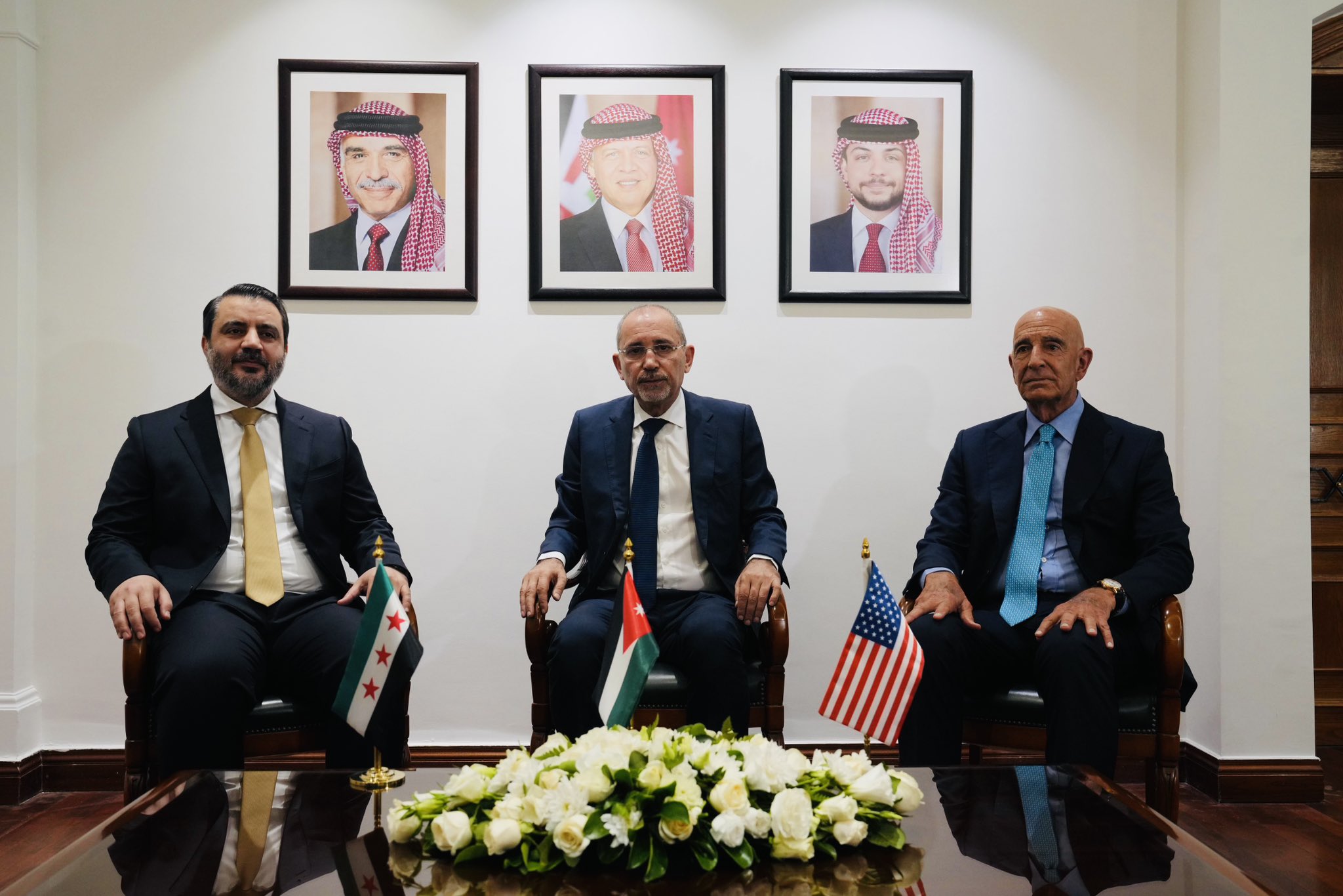انطلاق اجتماعات اللجنة الثلاثية الأردنية-السورية-الأمريكية لبحث استقرار سوريا وإعادة البناء