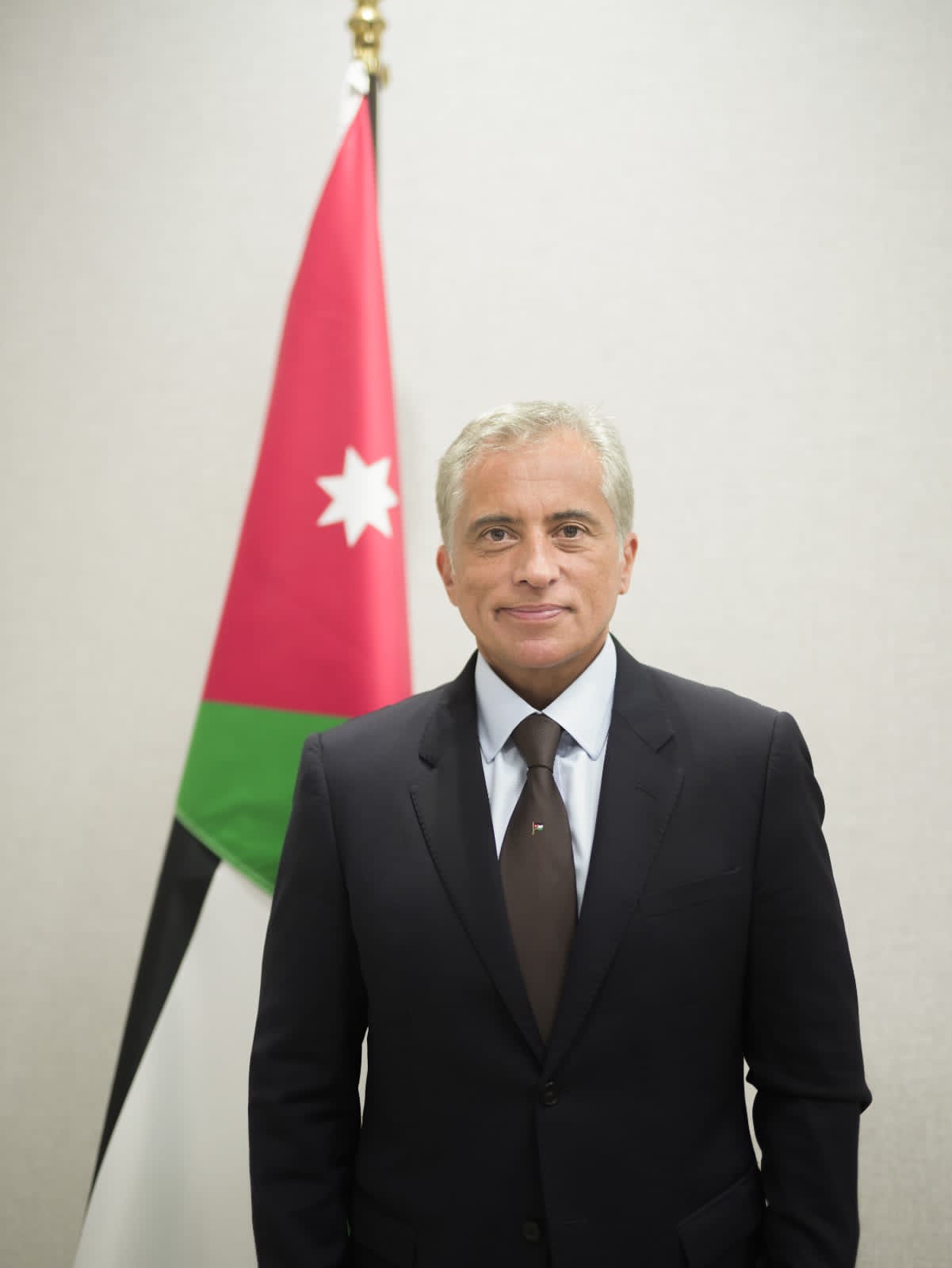 عاجل/غداً أول تعديل على حكومة الدكتور حسان