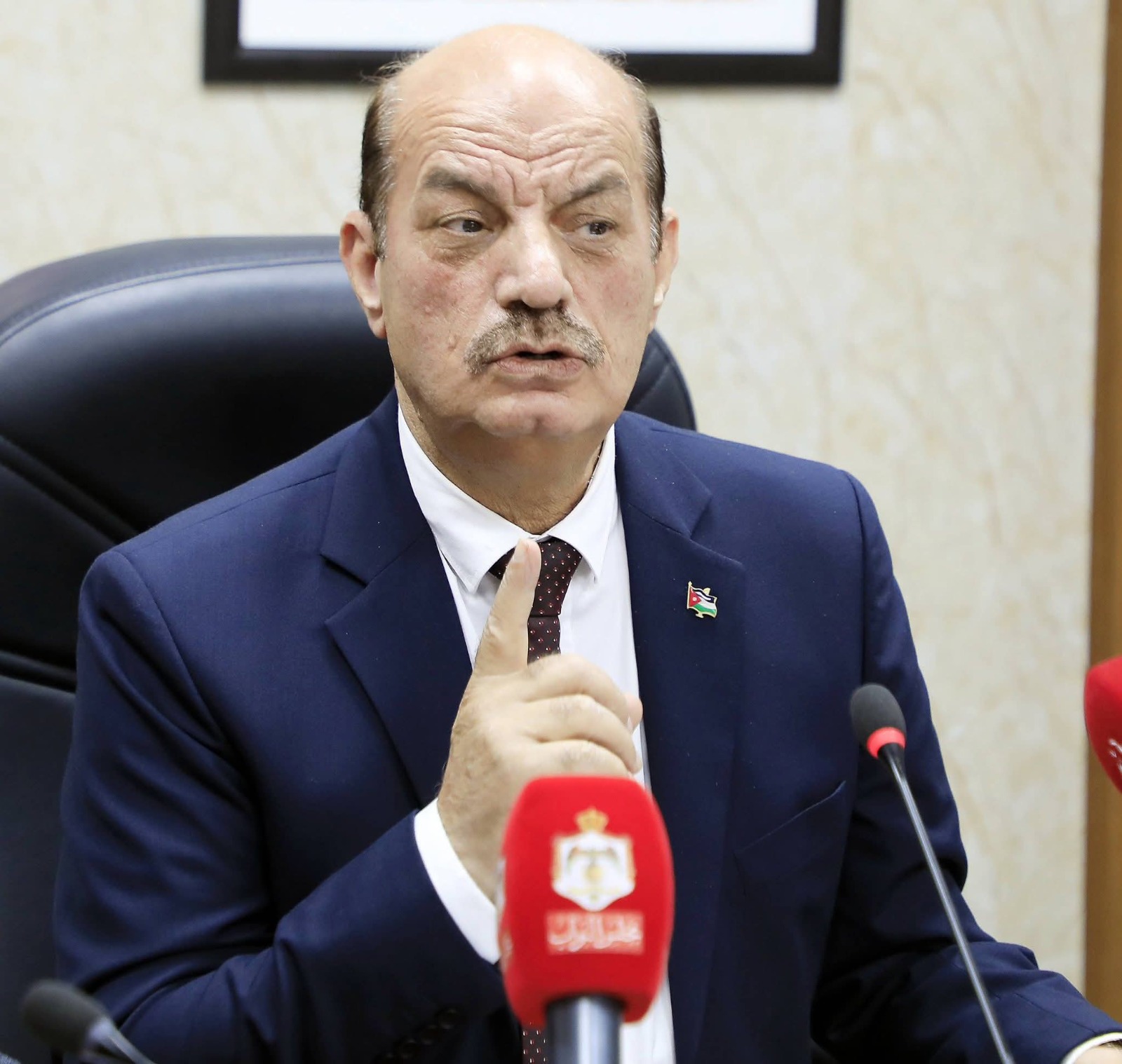 لا نريد وزراء... نريد مشاريع وطنية تمشي على قدمين