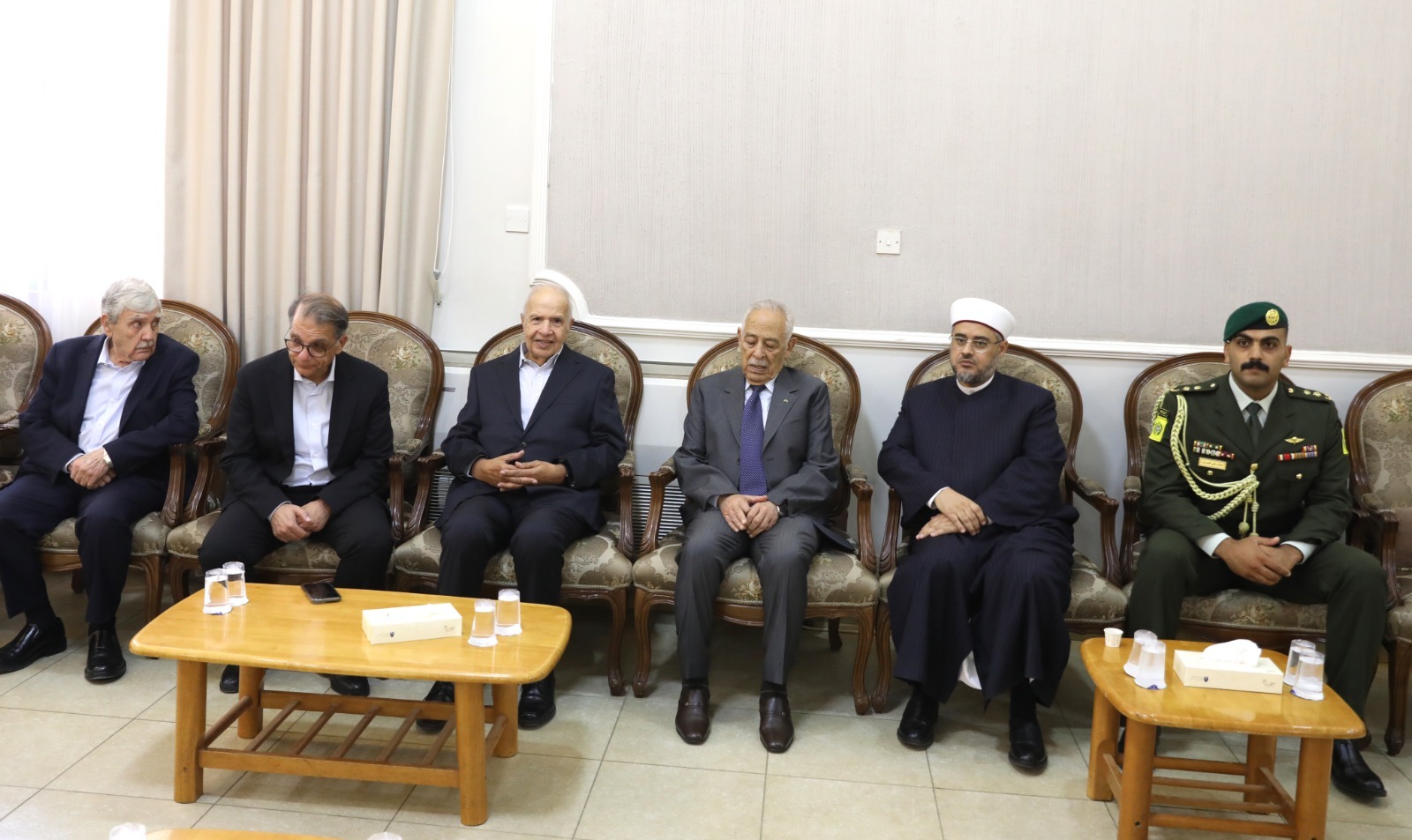 مندوبا عن الملك وولي العهد..العيسوي يعزي العدوان وشاهزاده والقضاة