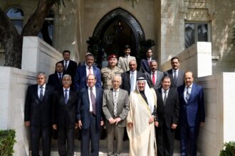 العيسوي لمتقاعدين عسكريين : الملك وأبناء شعبه ونشامى الجيش والأمن والمتقاعدون العسكريون ركيزة صمود الوطن وحصنه المنيع.