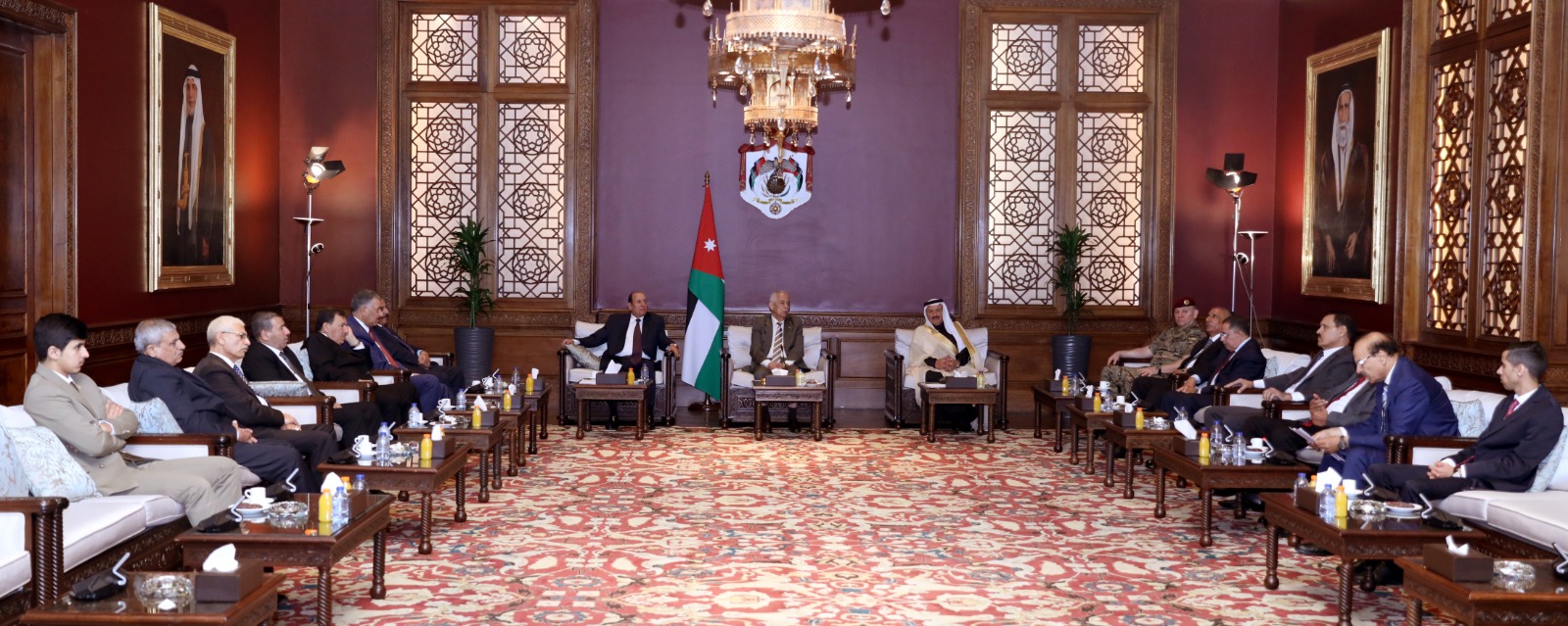 العيسوي لمتقاعدين عسكريين : الملك وأبناء شعبه ونشامى الجيش والأمن والمتقاعدون العسكريون ركيزة صمود الوطن وحصنه المنيع.