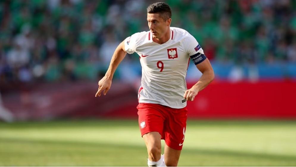 ليفاندوفسكي يعود لقيادة منتخب بولندا مجدداً