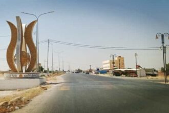 أهالي الغدير الأخضر والأبيض في المفرق يطالبون بتحسين الخدمات الأساسية .. فيديو