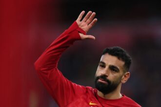 مشكلة صلاح في أفريقيا .. يحلها ليفربول بـ"مدافع"