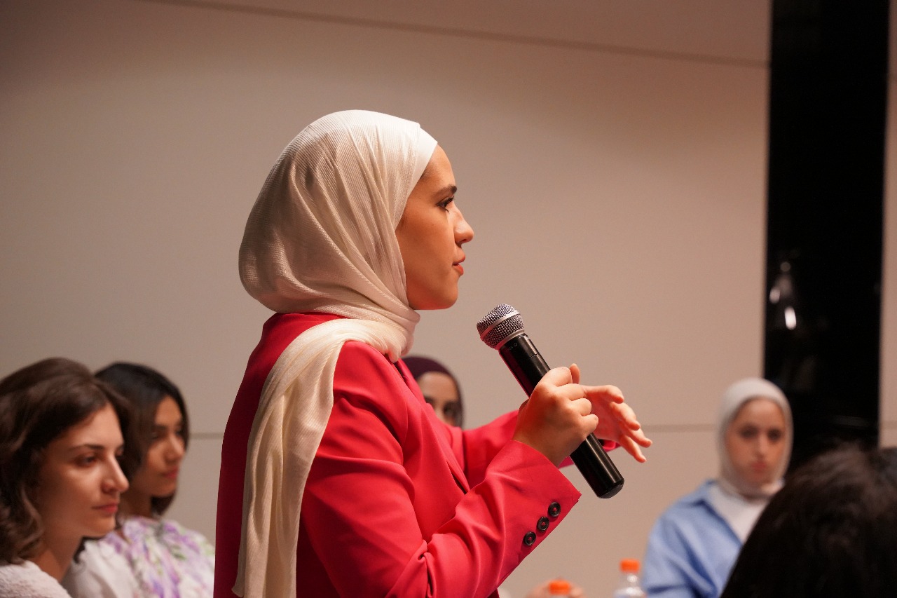 "الدين والمجتمع".. حوار مفتوح لتعزيز القيم الأخلاقية في الإعلام " صور وفيديو "