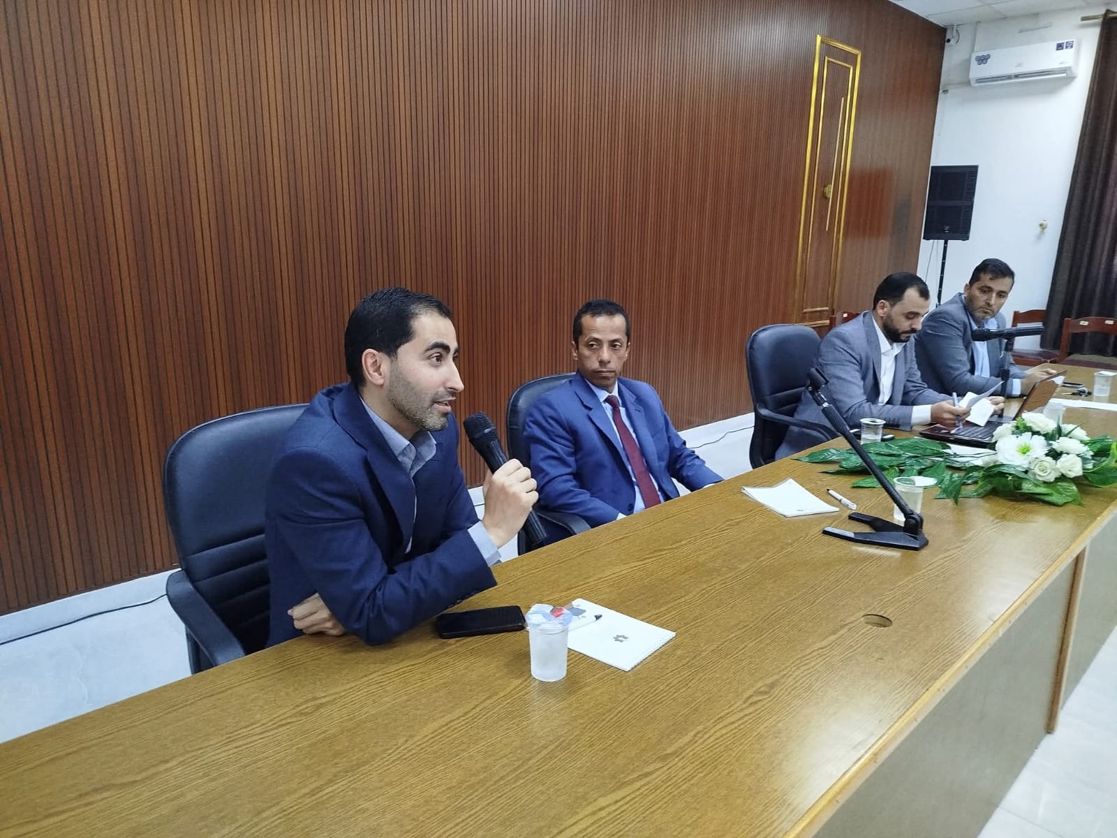 جلسة نقاشية في الجامعة الهاشمية تؤكد على أهمية انخراط الشباب الجامعي في العمل الحزبي: بين الواقع والمأمول.