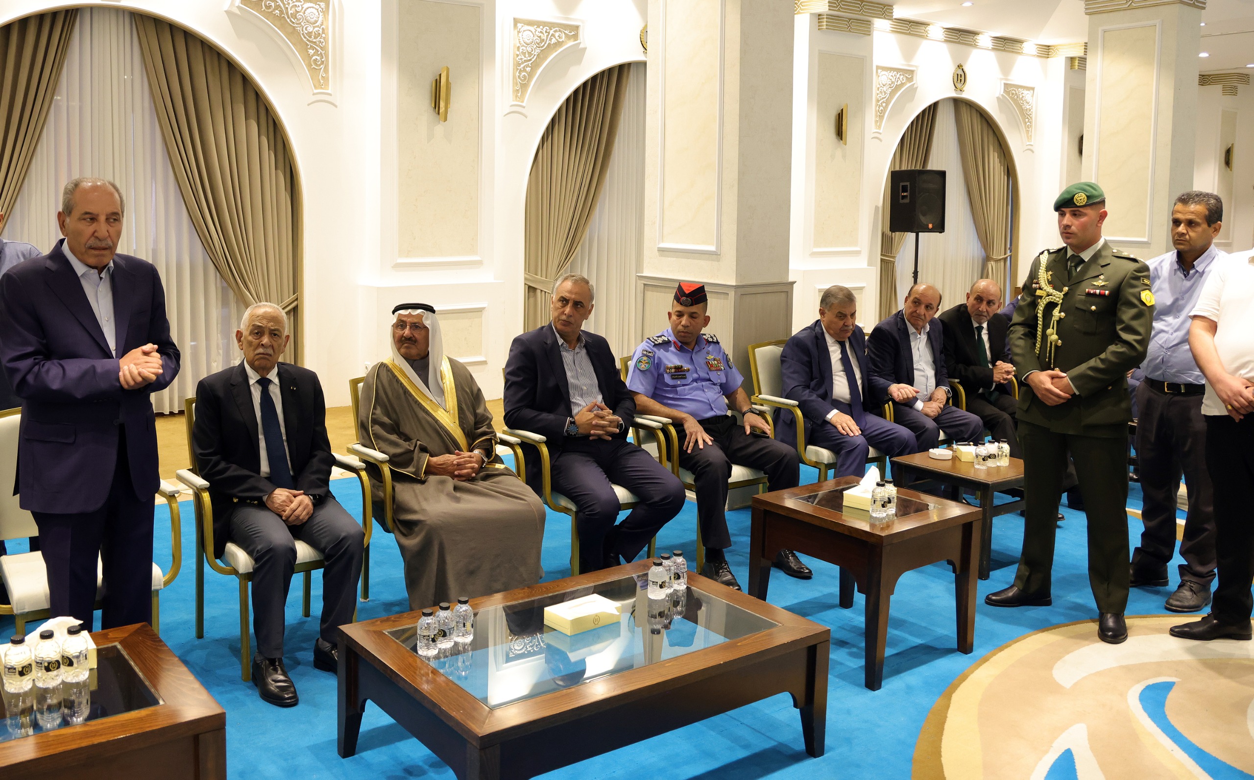 مندوبا عن الملك وولي العهد.. العيسوي يعزي بوفاة نجل النائب الصقور