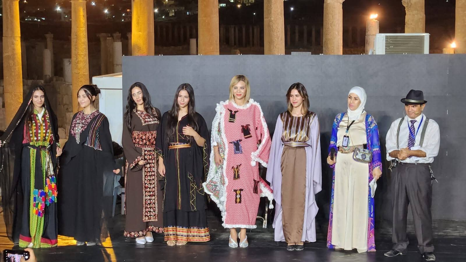 بني ياسين يكرم الفنانين التشكيليين المشاركين في مهرجان جرش