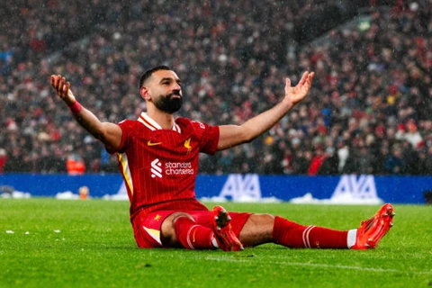 صلاح "يفقد سحره" في لقاء كريستال بالاس وتقييم "كارثي" لأدائه