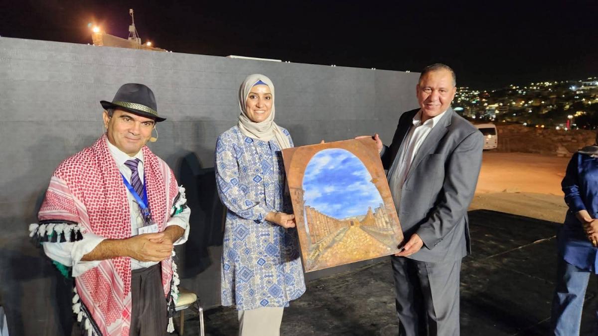 بني ياسين يكرم الفنانين التشكيليين المشاركين في مهرجان جرش