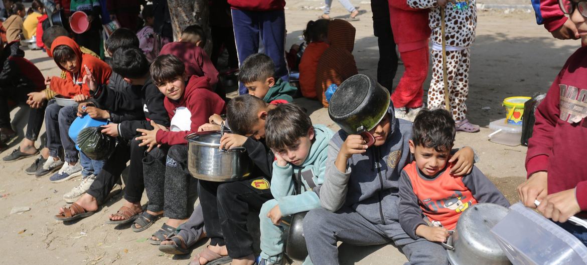 مأساة غزة تزداد: أكثر من 100 طفل يفقدون حياتهم بسبب الجوع وسوء التغذية